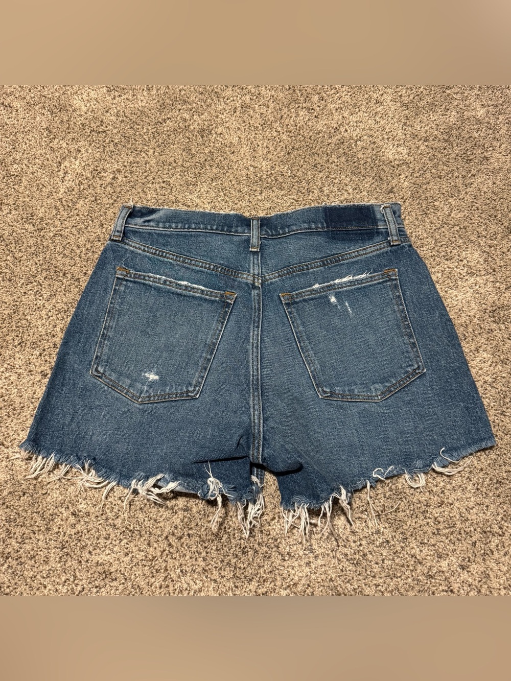 A&F 4” Mom Short High Rise - Picture 2 of 4